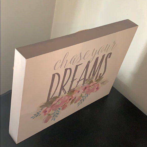 Decor - Picture 3 of 5